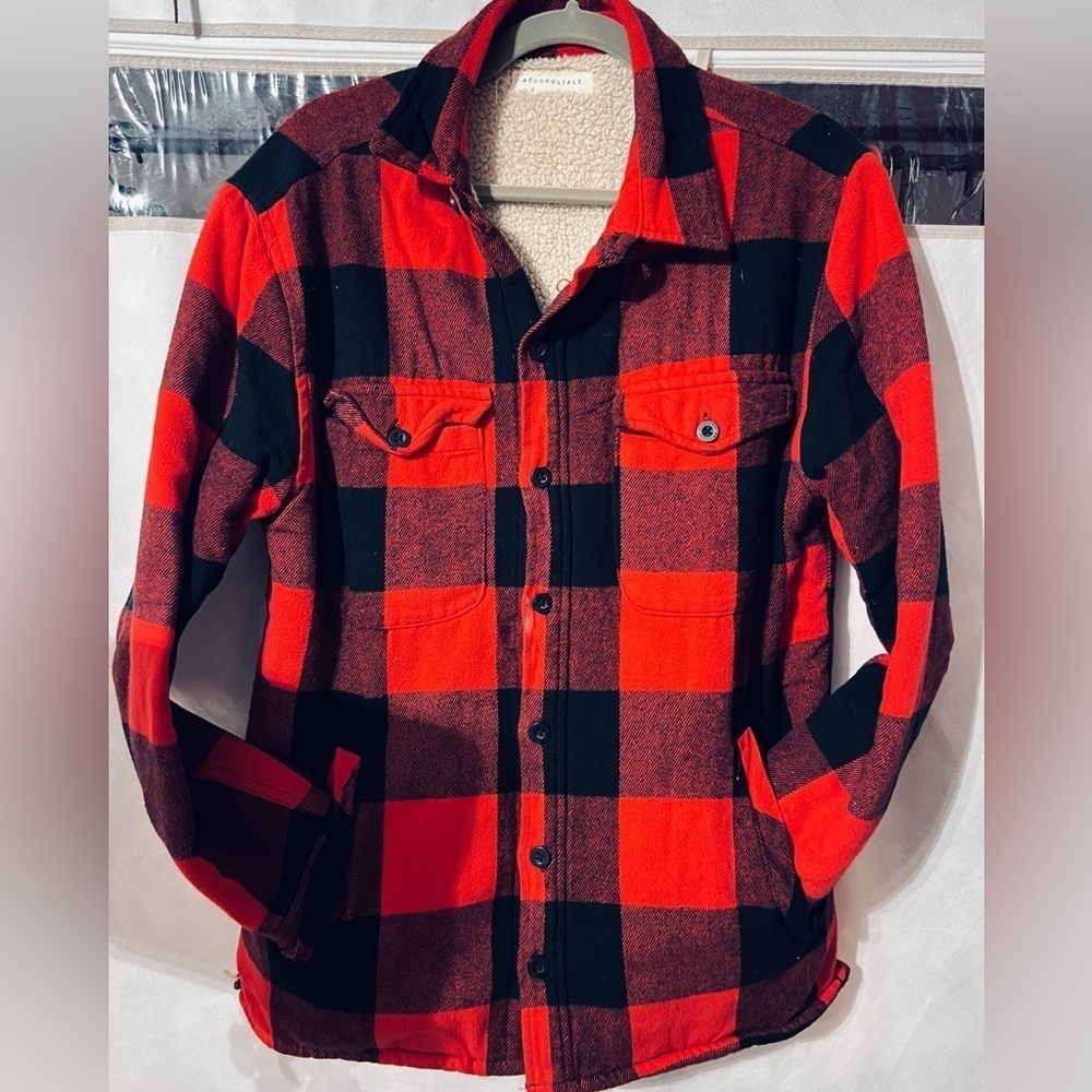 Aeropostale Red and Black Plaid Sherpa lined  Shacket side pockets size Small